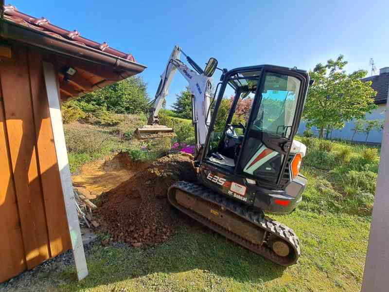 Obrázek k inzerátu: Zemní výkopové práce minibagrem bobcat 3500kg