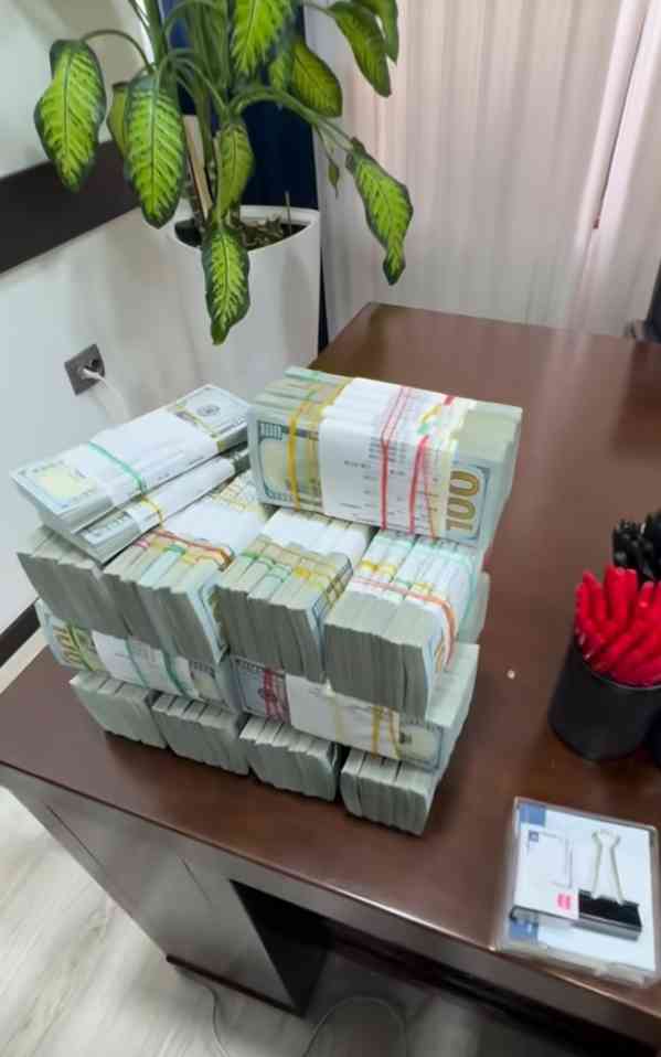 BEZPLATNÉ PEER-TO-PEER PŮJČOVÁNÍ  - foto 3