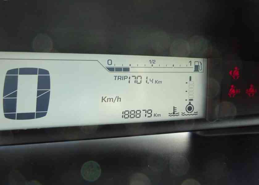 Citroen C4 1.6 HDI r.v.2010 (66 kw) Koupeno v ČR - foto 7