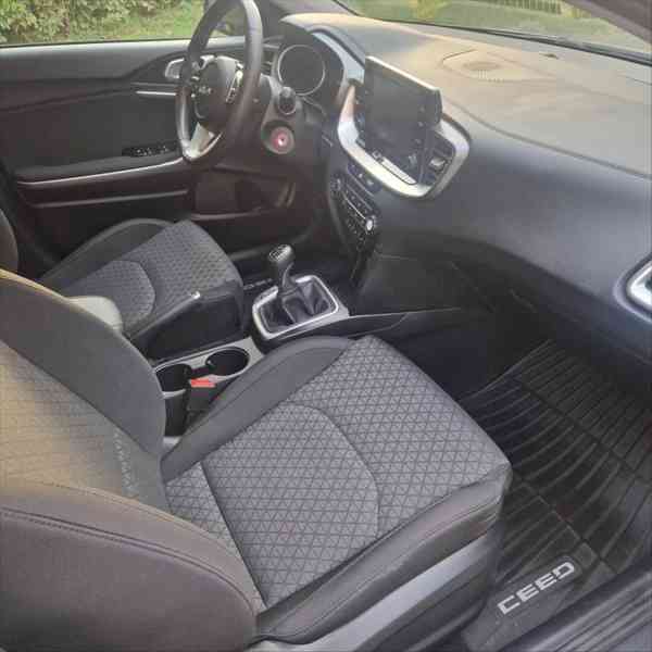 Kia Ceed 1,5   T GDi SPIN – 2022 - foto 3