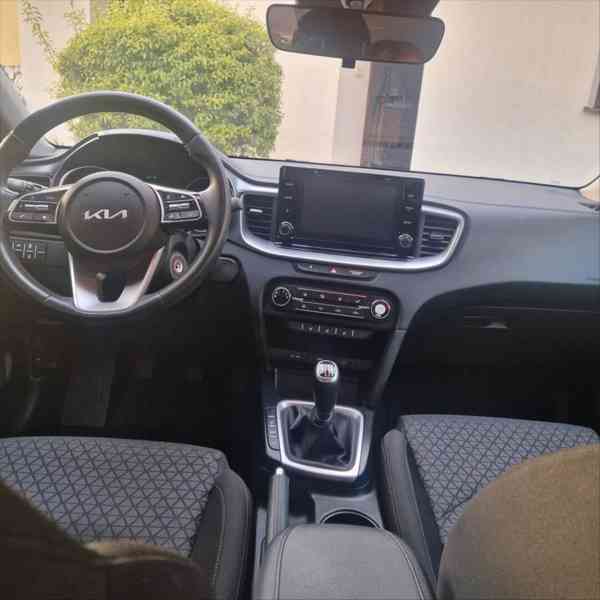 Kia Ceed 1,5   T GDi SPIN – 2022 - foto 6