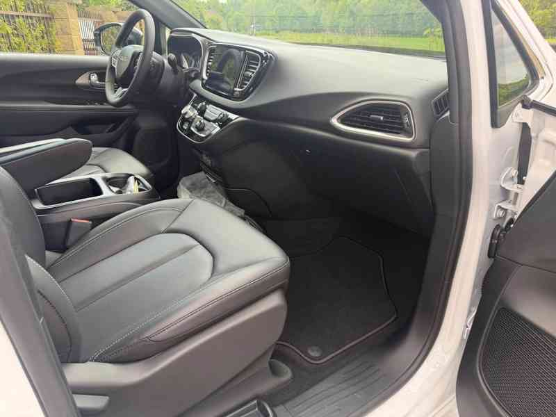 Chrysler Pacifica Voyager 3,6 Radar Nové 2025 DPH - foto 10