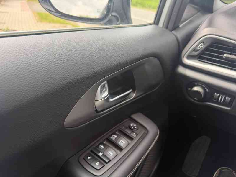Chrysler Pacifica Voyager 3,6 Radar Nové 2025 DPH - foto 20