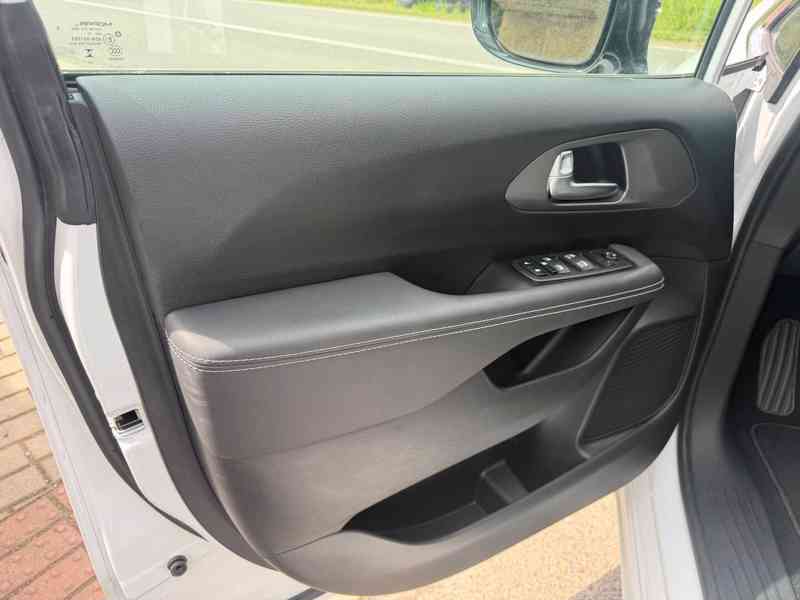 Chrysler Pacifica Voyager 3,6 Radar Nové 2025 DPH - foto 15