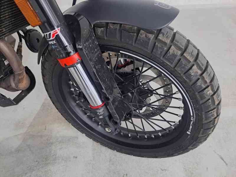Husqvarna Svartpilen 125 ABS - foto 9