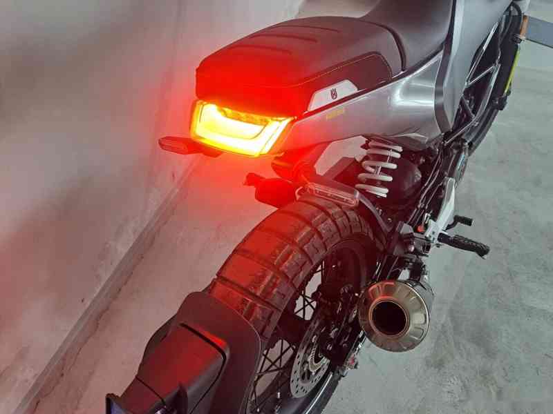 Husqvarna Svartpilen 125 ABS - foto 12