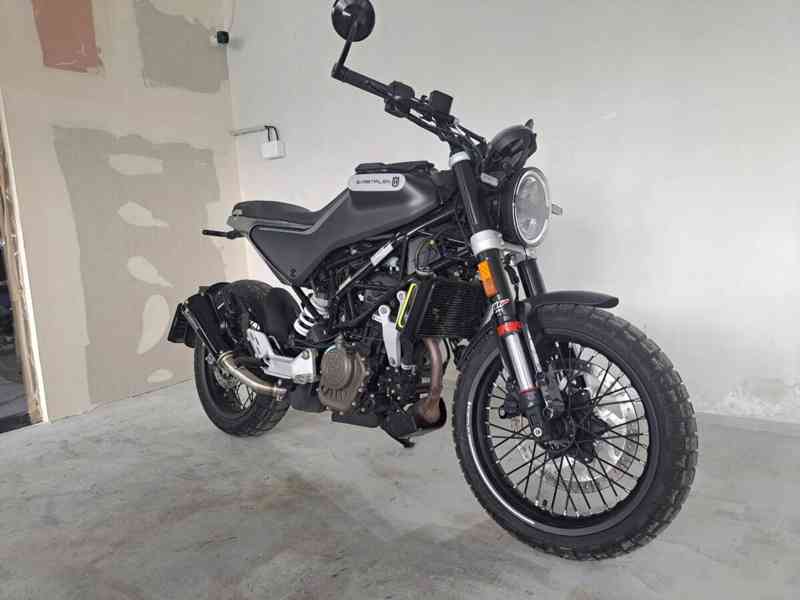 Husqvarna Svartpilen 125 ABS - foto 2