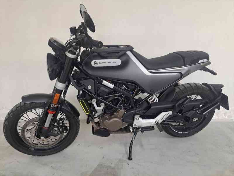 Husqvarna Svartpilen 125 ABS - foto 4