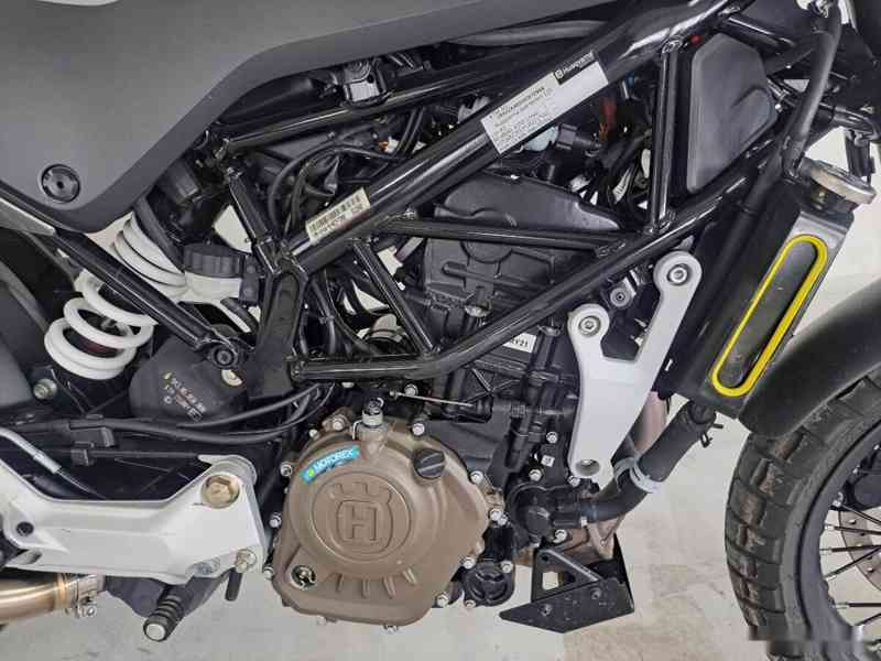 Husqvarna Svartpilen 125 ABS - foto 7