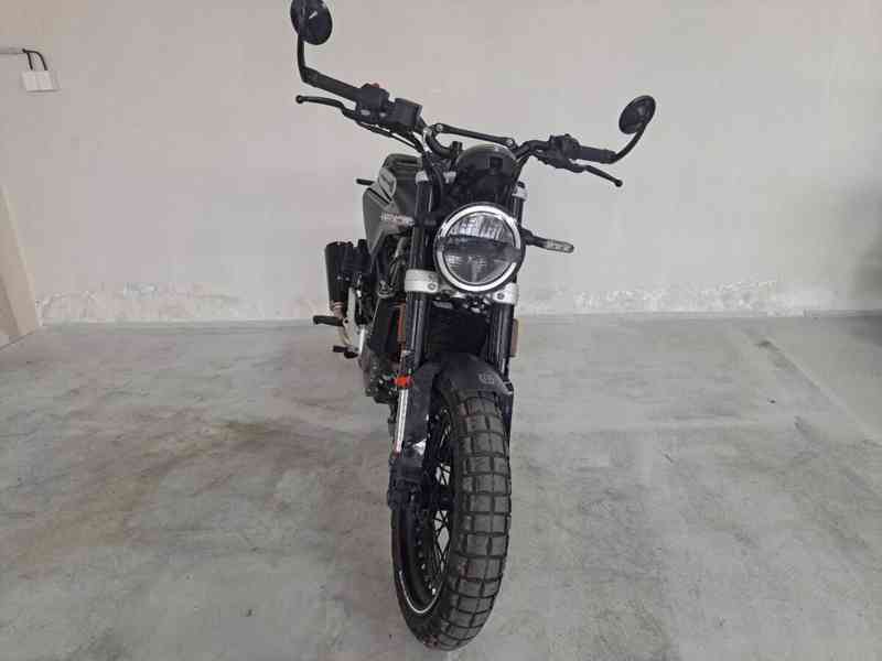 Husqvarna Svartpilen 125 ABS - foto 14