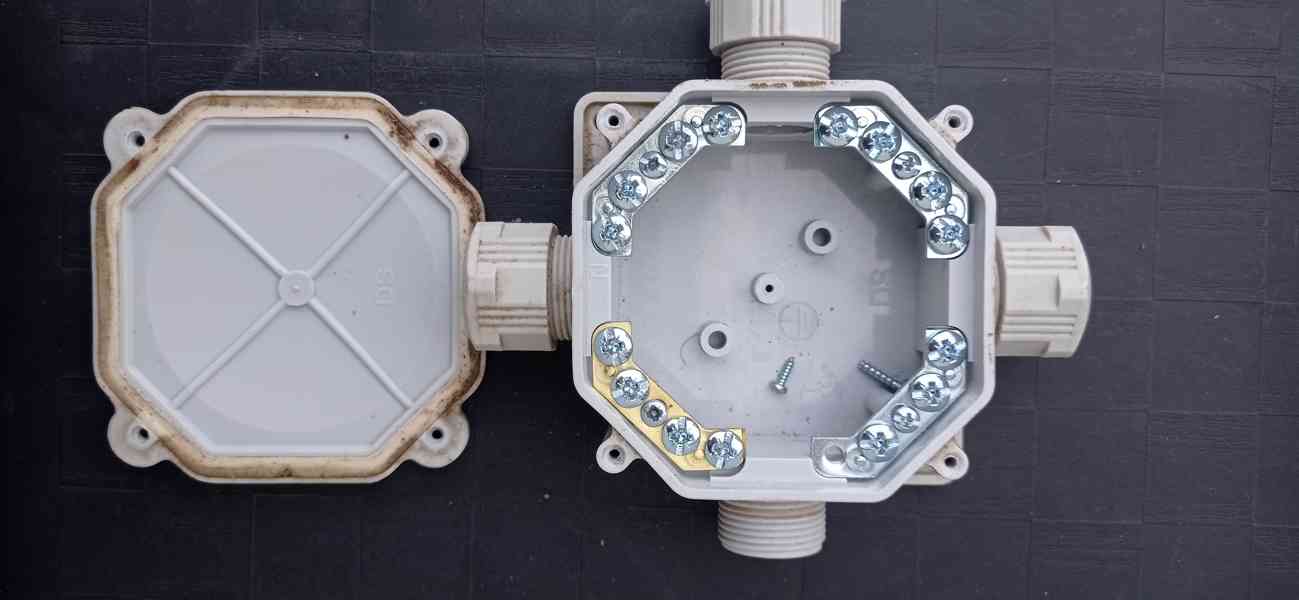 Rozvodné / rozbočovací krabice - foto 5