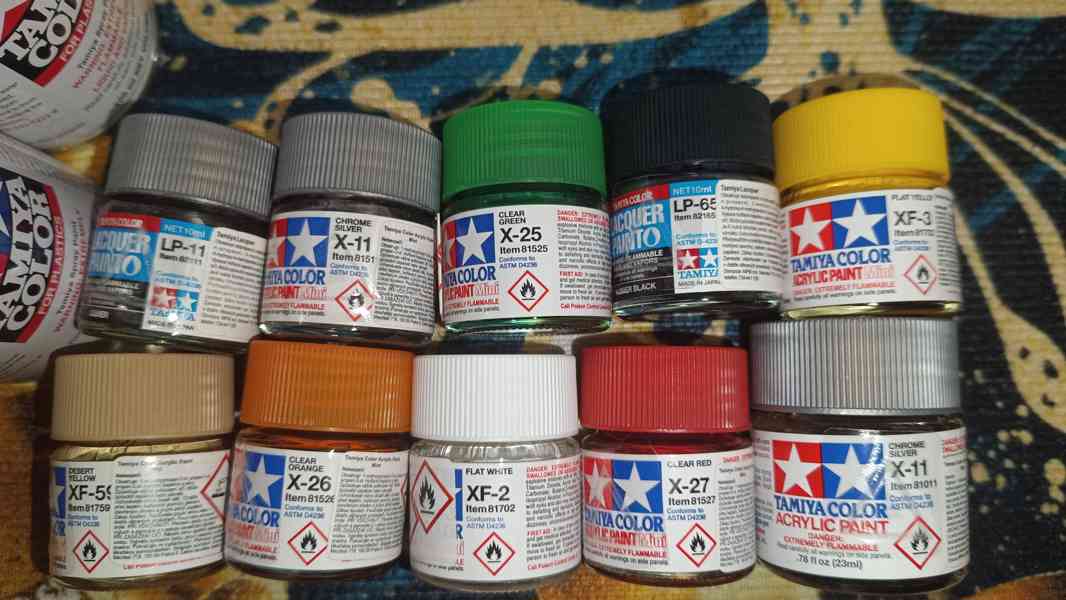 Prodám plastikový model vrtulníku MI-24 měř..1:48 - foto 9