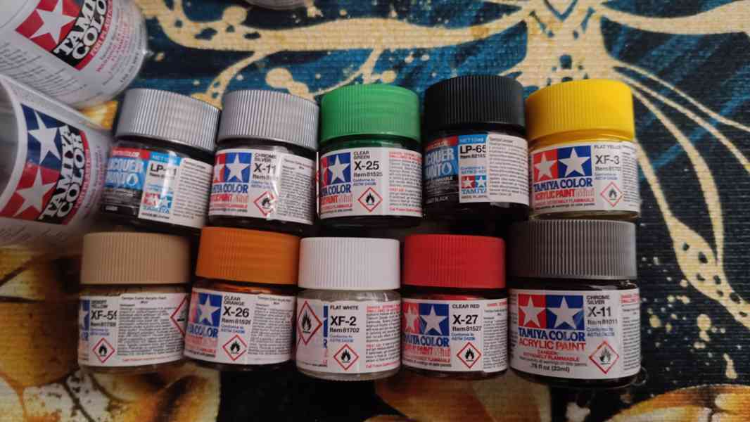 Prodám plastikový model vrtulníku MI-24 měř..1:48 - foto 5