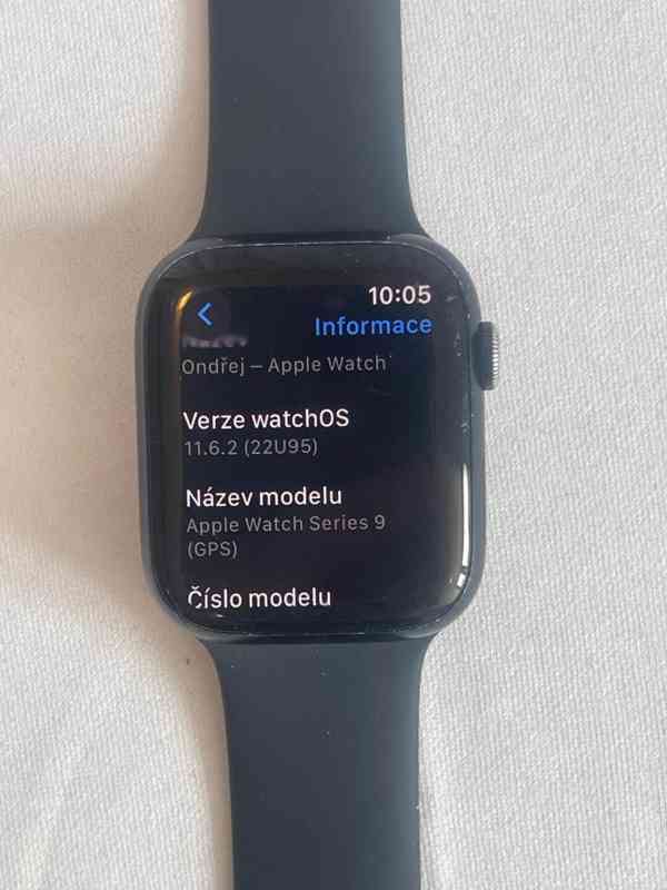 Apple Watch Series 9 45 mm GPS – černý řemínek + naíbječka - foto 4