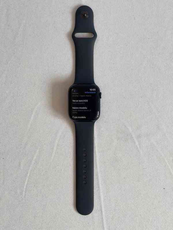 Apple Watch Series 9 45 mm GPS – černý řemínek + naíbječka - foto 3