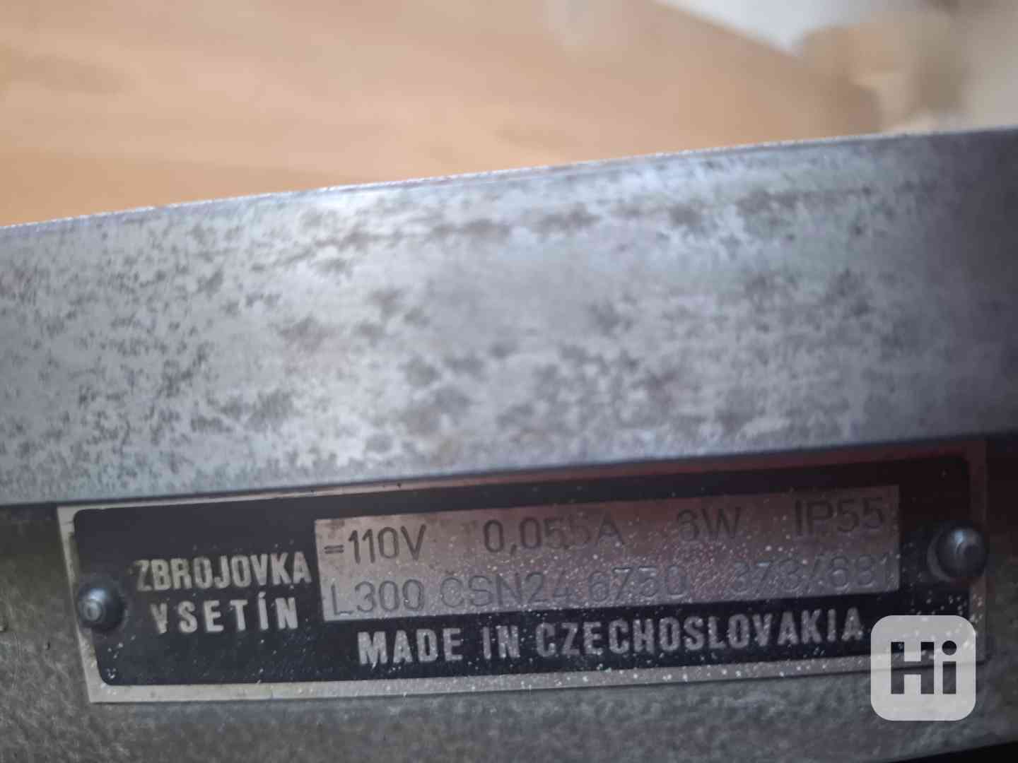 Magnetický naklápěcí stůl - foto 1