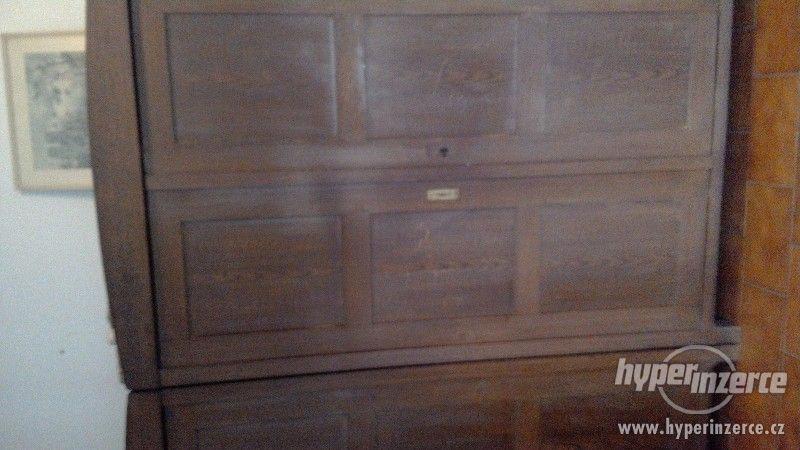 Dřevěné skříně - foto 1