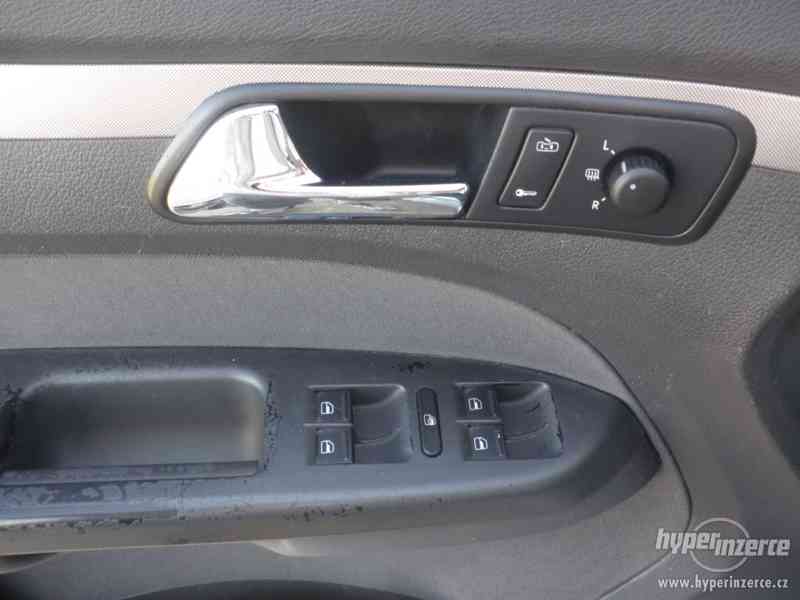 Volkswagen Touran - foto 11
