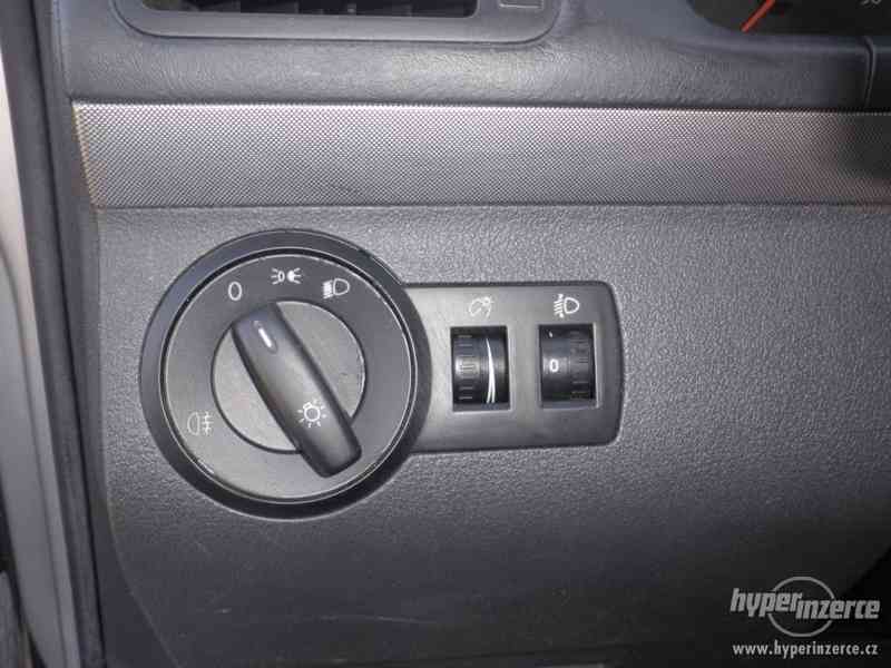 Volkswagen Touran - foto 12