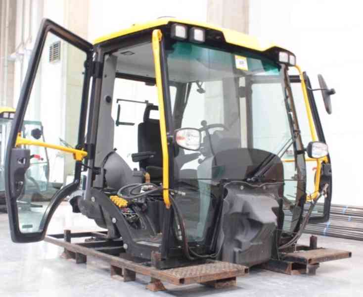 CAT KOMATSU JCB TEREX traktorbagre sklo skladom - foto 5