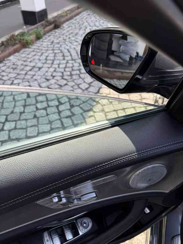 Mercedes-Benz E 220d AMG Line - foto 5