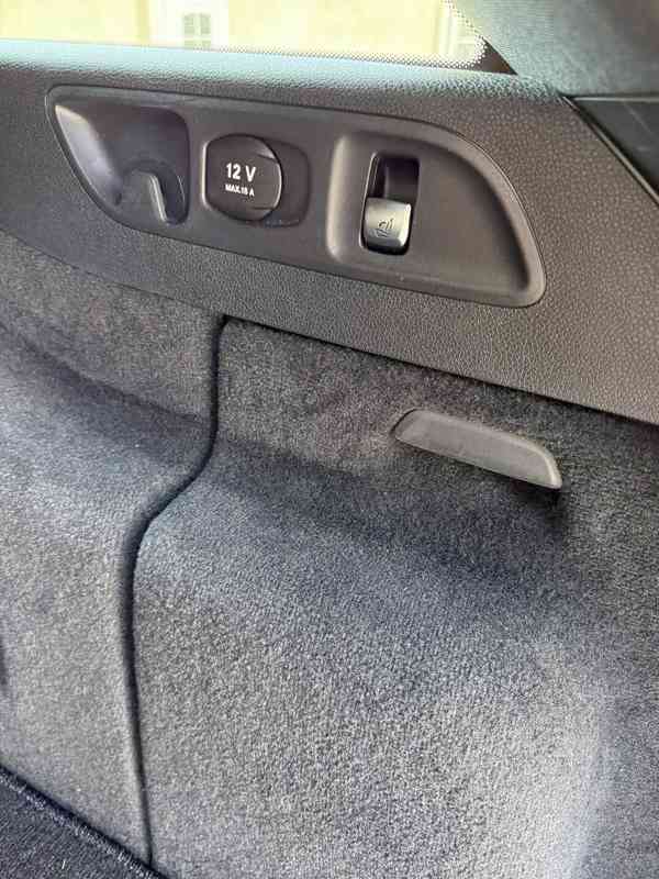 Mercedes-Benz E 220d AMG Line - foto 9