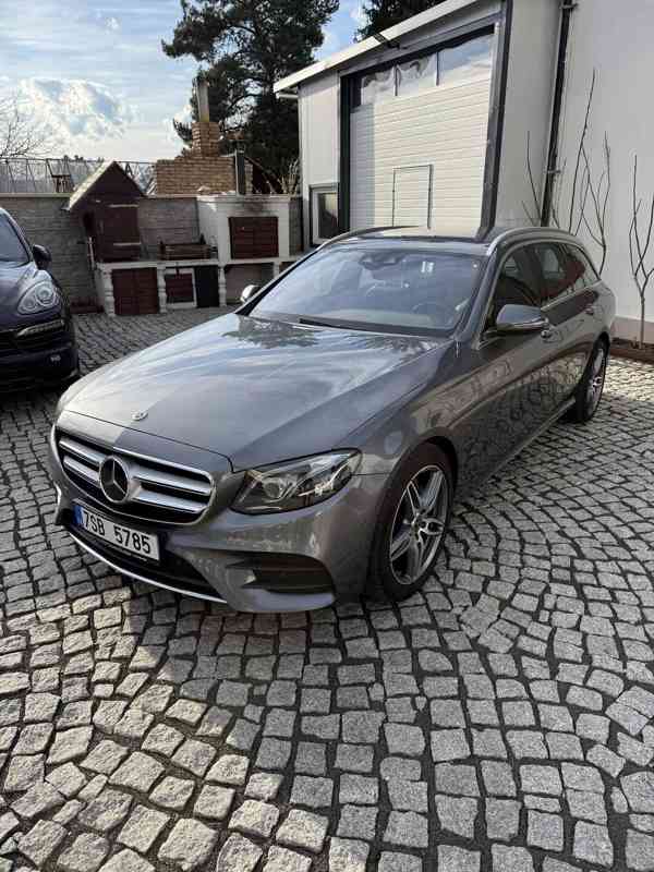 Mercedes-Benz E 220d AMG Line - foto 4