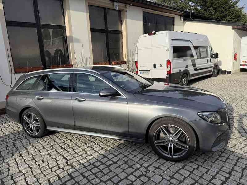 Mercedes-Benz E 220d AMG Line - foto 3