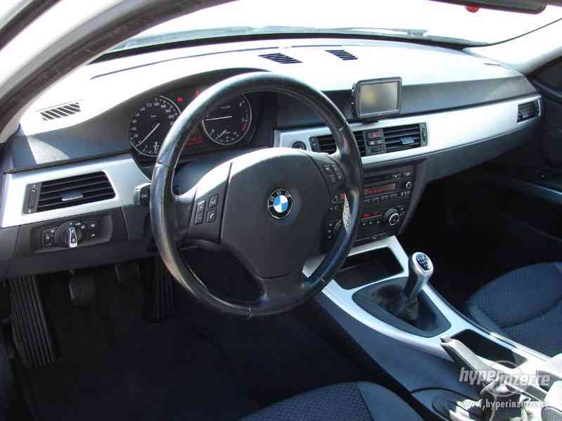 BMW Řada 3 320 D COMBI 130KW - foto 5