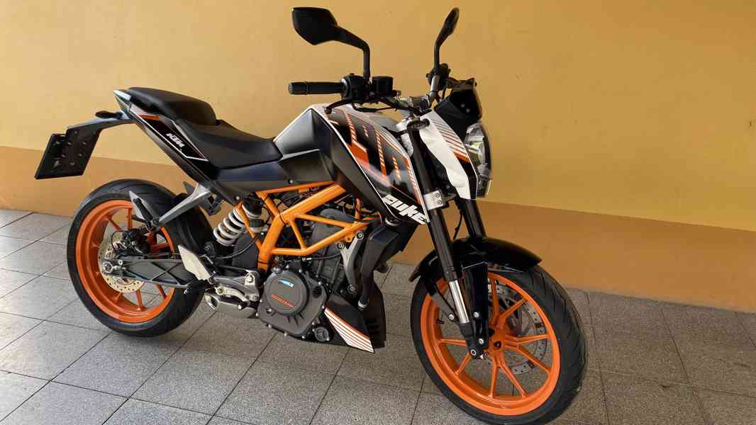 KTM DUKE 390 / ABS / nové pneu/2016/ TOP STAV / 1.majitelka - foto 6