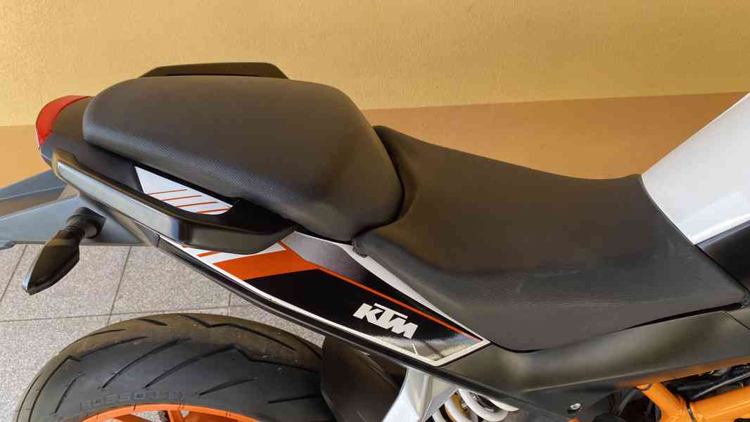 KTM DUKE 390 / ABS / nové pneu/2016/ TOP STAV / 1.majitelka - foto 14