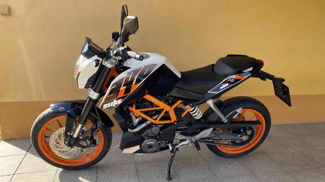 KTM DUKE 390 / ABS / nové pneu/2016/ TOP STAV / 1.majitelka - foto 2
