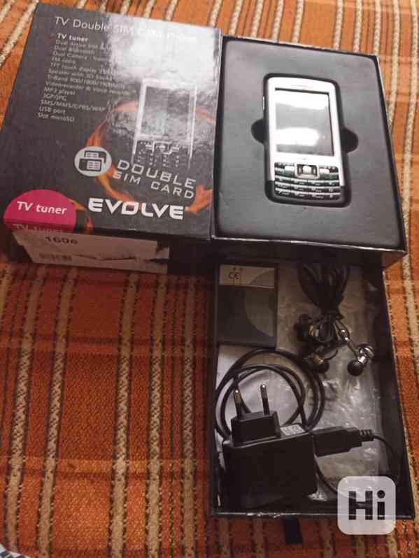 Mobilní telefon EVOLVE GX650TV s televizí