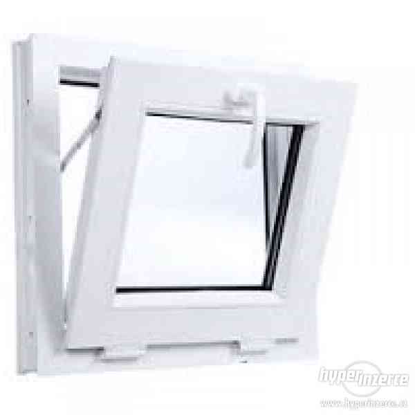 plastové okno výklopné bílé 500x500 - AKCE - foto 1