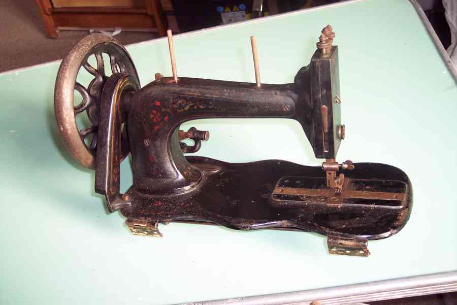 Šicí stroj 130 let - USA - foto 2