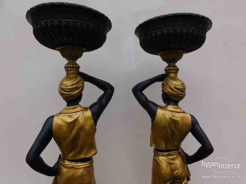 Luxusní párové bronzové sochy sluhové 196 cm - foto 3