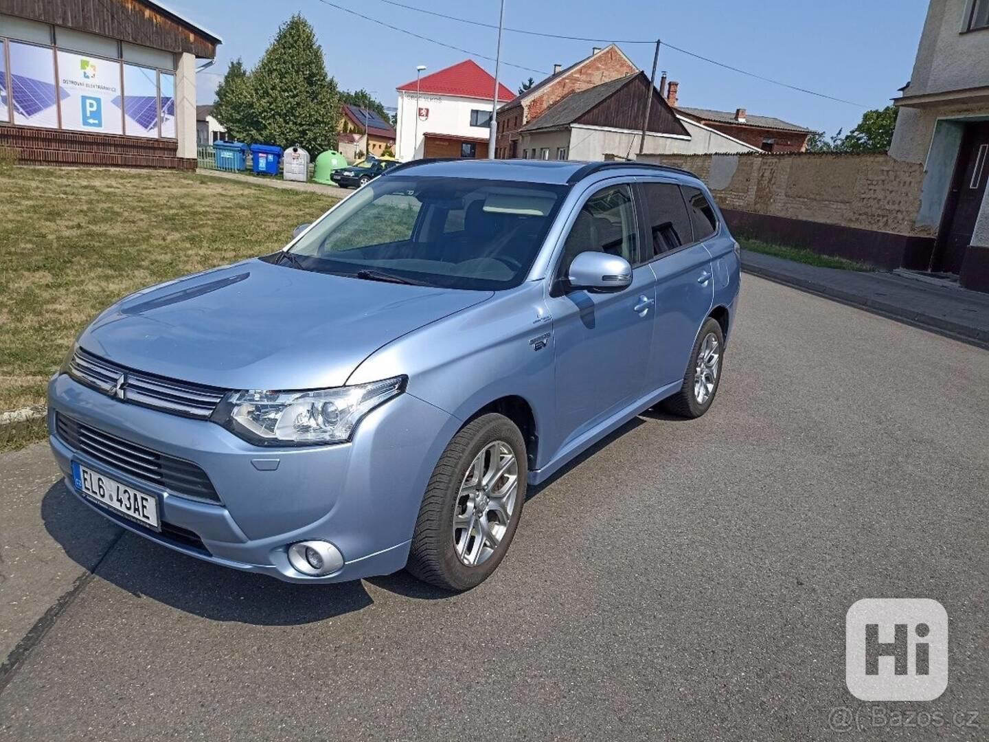 Mitsubishi Outlander 2,0   PHEV 4×4 – plug-in hybrid - foto 1