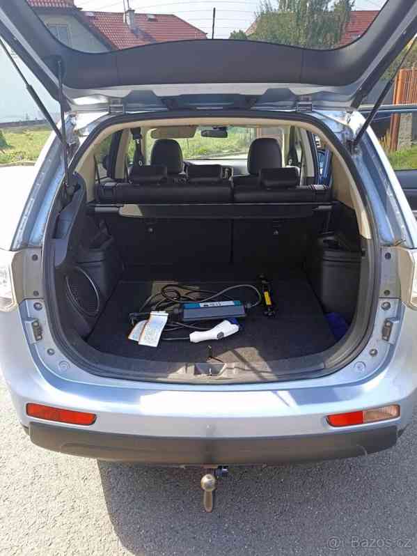Mitsubishi Outlander 2,0   PHEV 4×4 – plug-in hybrid - foto 6