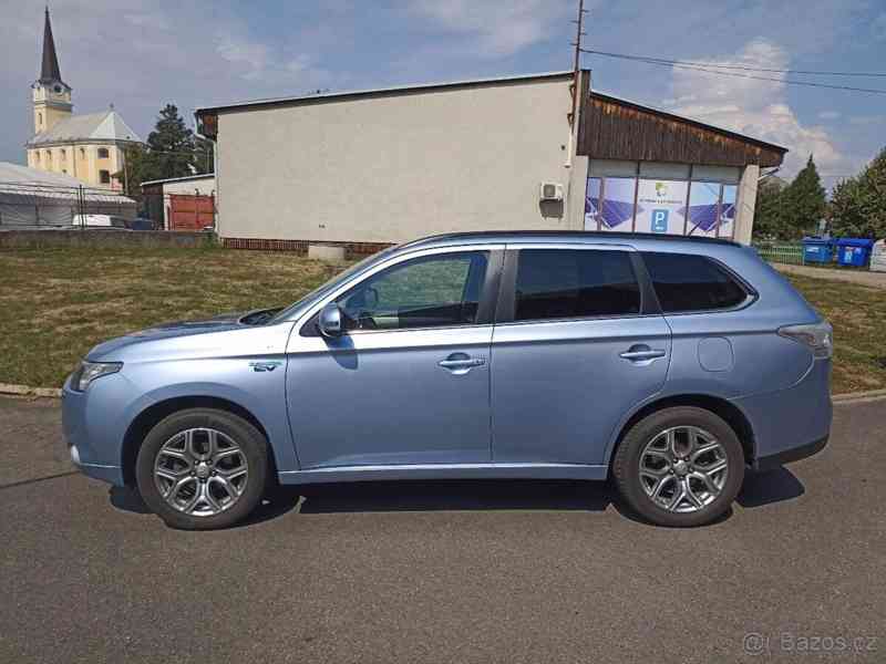 Mitsubishi Outlander 2,0   PHEV 4×4 – plug-in hybrid - foto 2