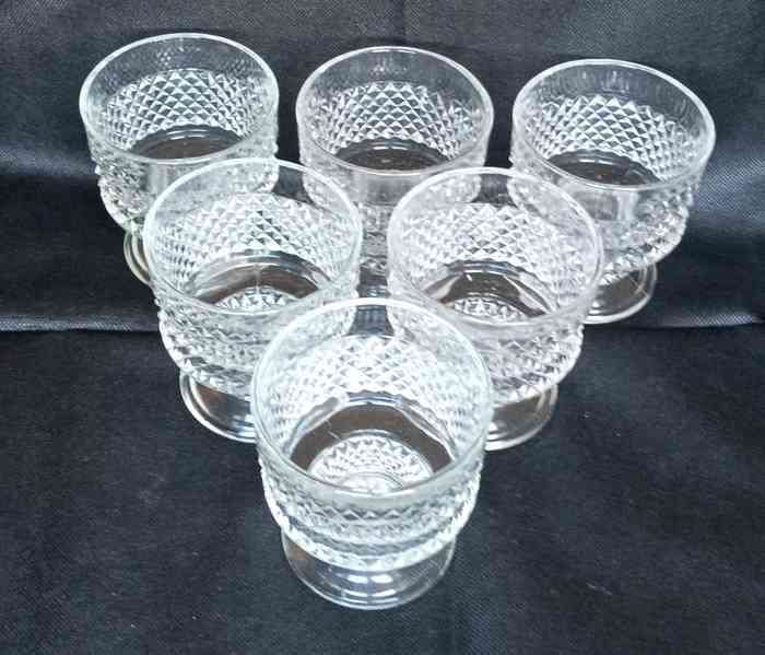 SKLENĚNÉ POHÁRY NEJEN NA ZMRZLINU  - foto 4