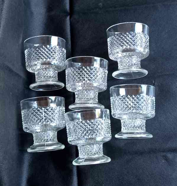 SKLENĚNÉ POHÁRY NEJEN NA ZMRZLINU  - foto 3