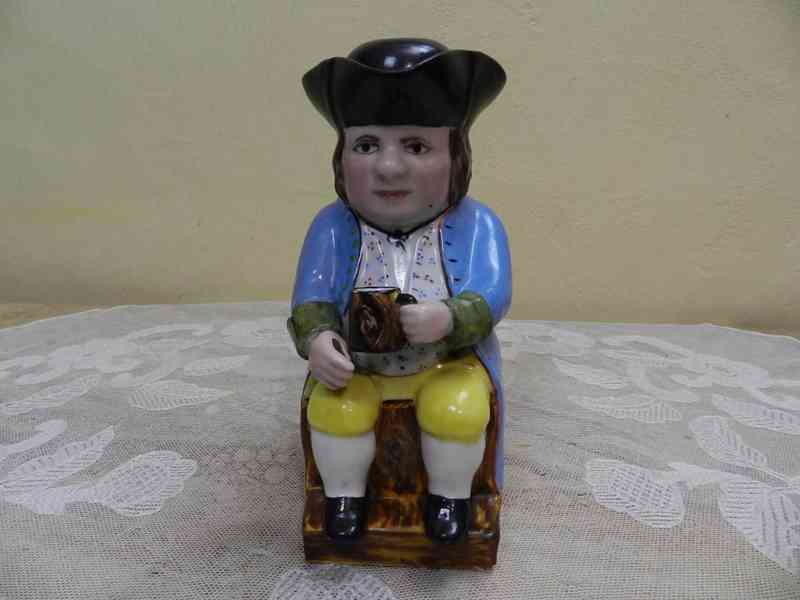 Zajímavá velmi stará malovaná figurální Láhev Džbán