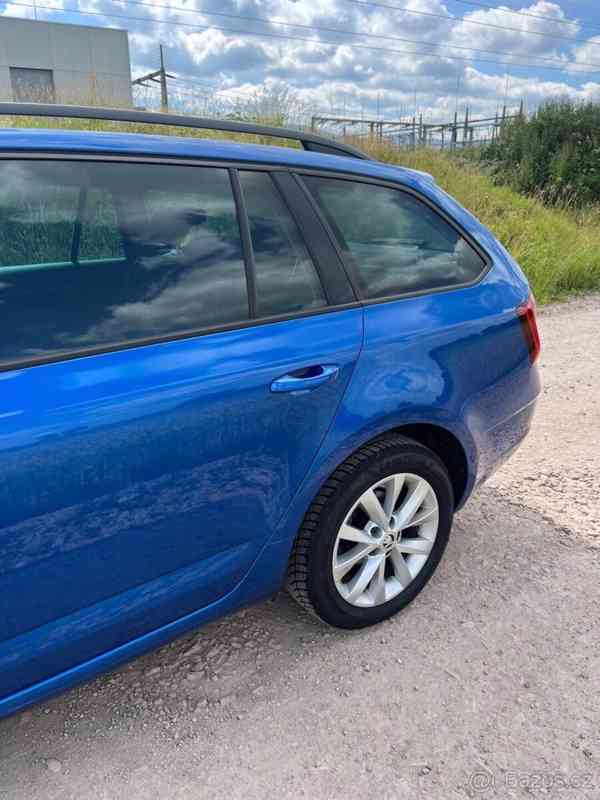 Škoda Octavia 1,6   TDI DSG 85kW - foto 12