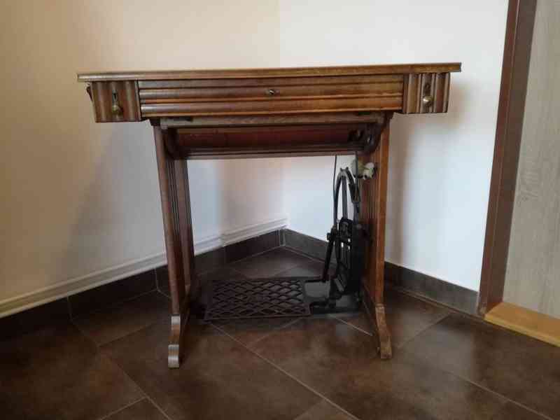 Starožitný šlapací stroj PFAFF 31 - foto 5