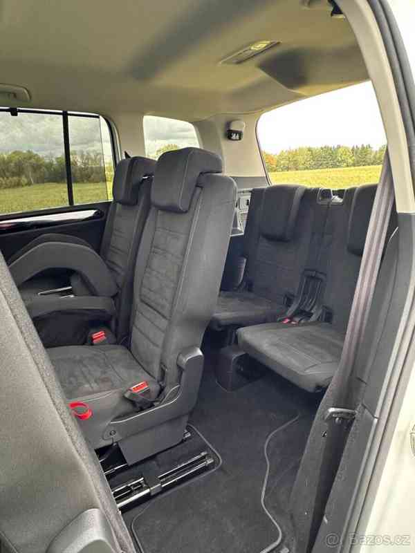 Volkswagen Touran 1,4   Highline TSI 7-míst - foto 9