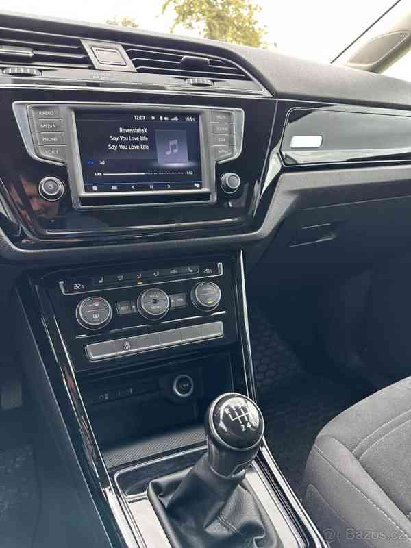 Volkswagen Touran 1,4   Highline TSI 7-míst - foto 7