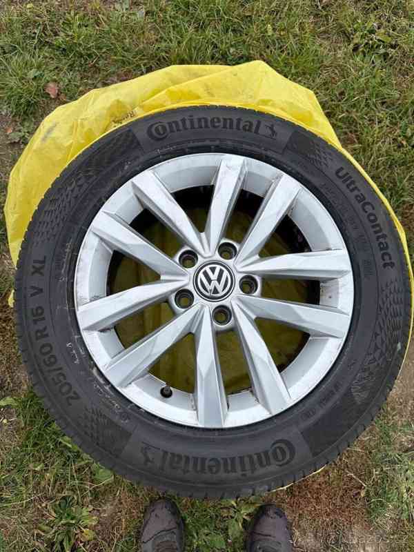 Volkswagen Touran 1,4   Highline TSI 7-míst - foto 4