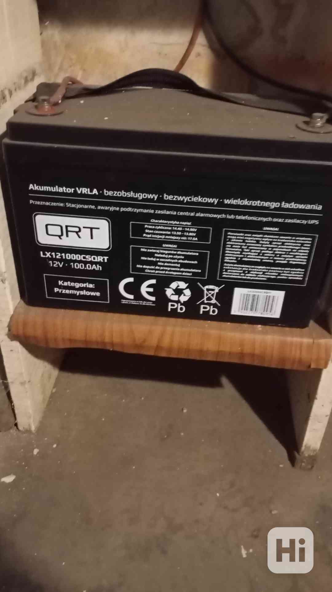 Prodám záložní zdroj včetně baterie. - foto 1