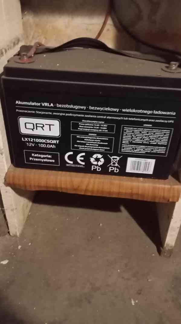 Prodám záložní zdroj včetně baterie. - foto 1