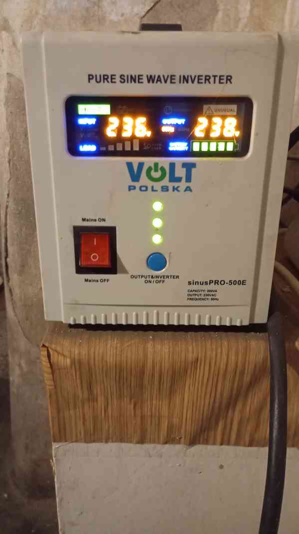 Prodám záložní zdroj včetně baterie. - foto 2